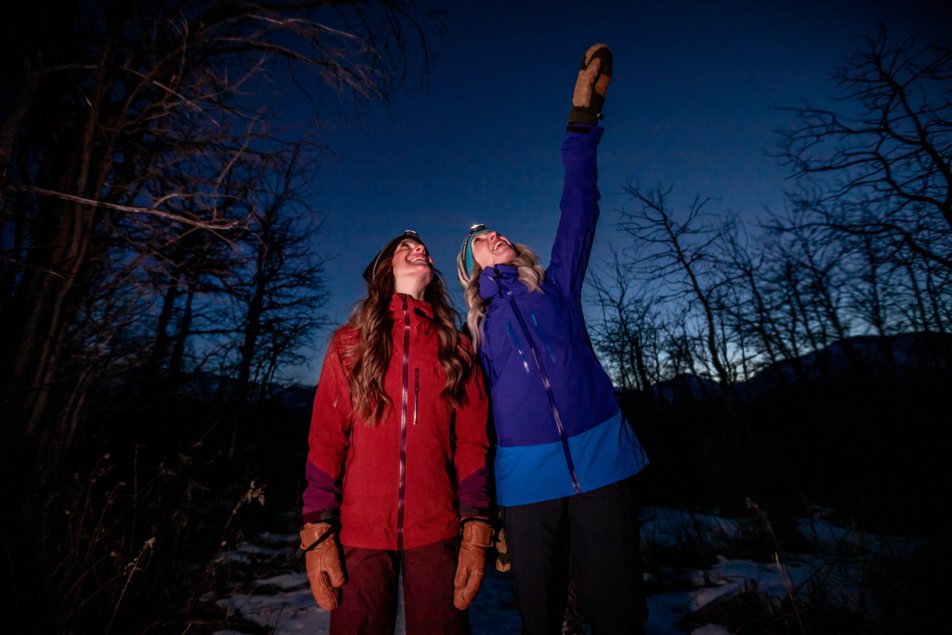 Dark Sky Guides, two people stargazing.